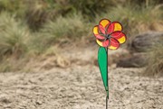 Wind Fairys Large Red Daisy Spinner WF-70421 View 2